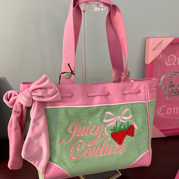 Juicy Couture Handbags - Juicy Couture Pink and Green Women's Bag Daydreamer